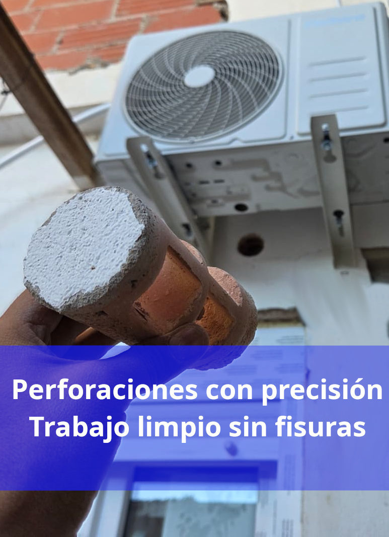 Testigo de perforación limpio junto a la unidad exterior instalada