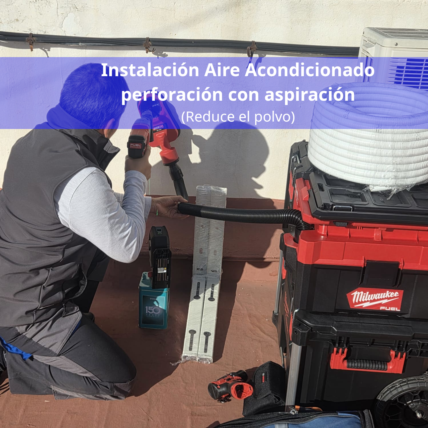 Perforación con aspiración para instalar un aire acondicionado reduciendo el polvo